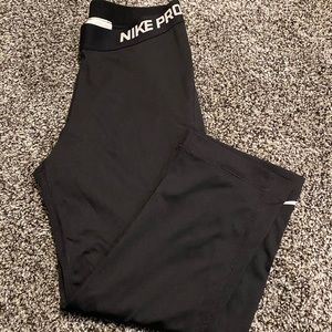 Nike pro cropped leggings